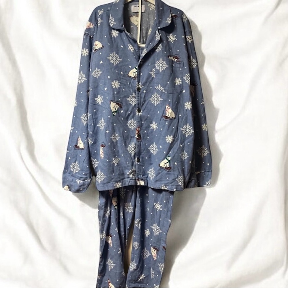 Old Navy ~ Women’s ~ 2 Piece Pajama Set ~ XL~Flannel ~Snowflakes & Polar Bears - Picture 15 of 16